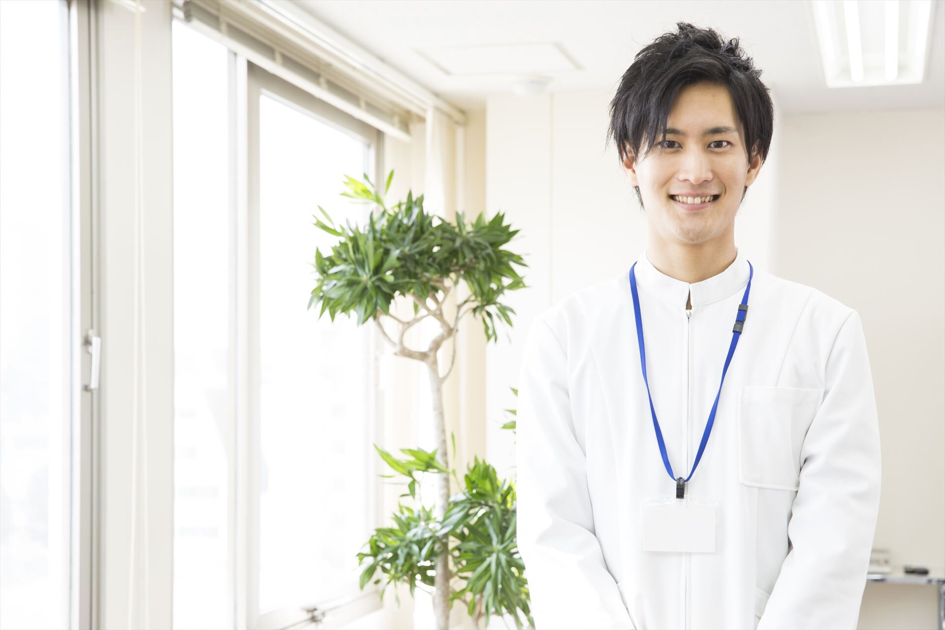 笑顔の男性スタッフ
